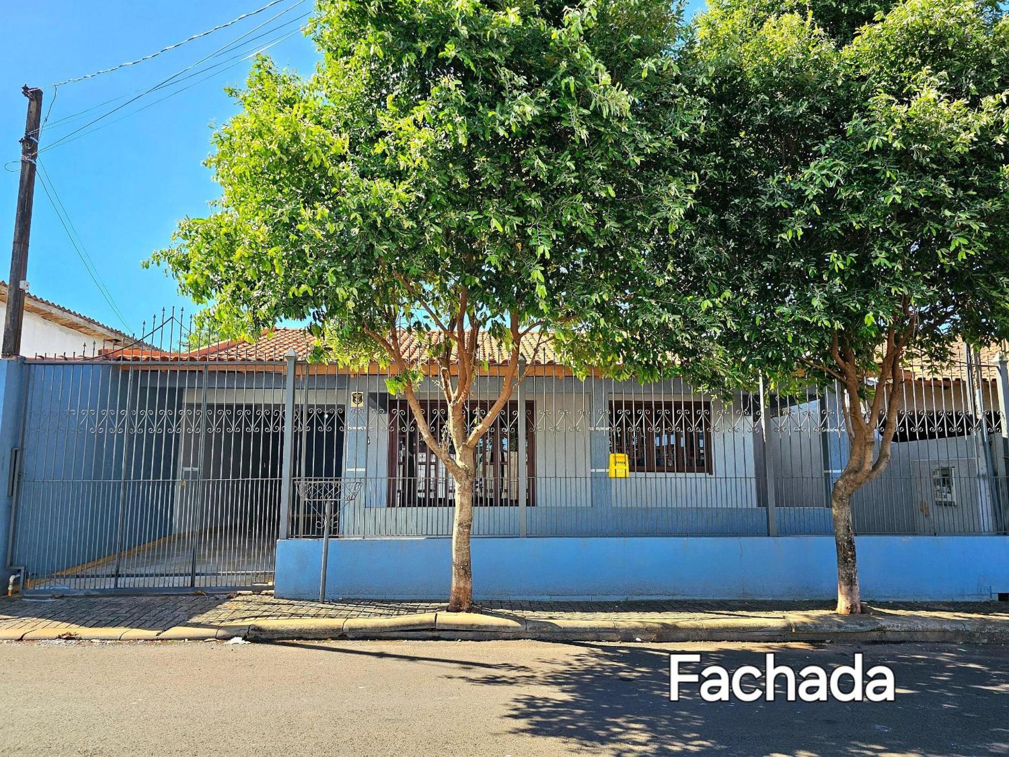 Casa Familiar Espaco Amplo Com Churrasqueira *
