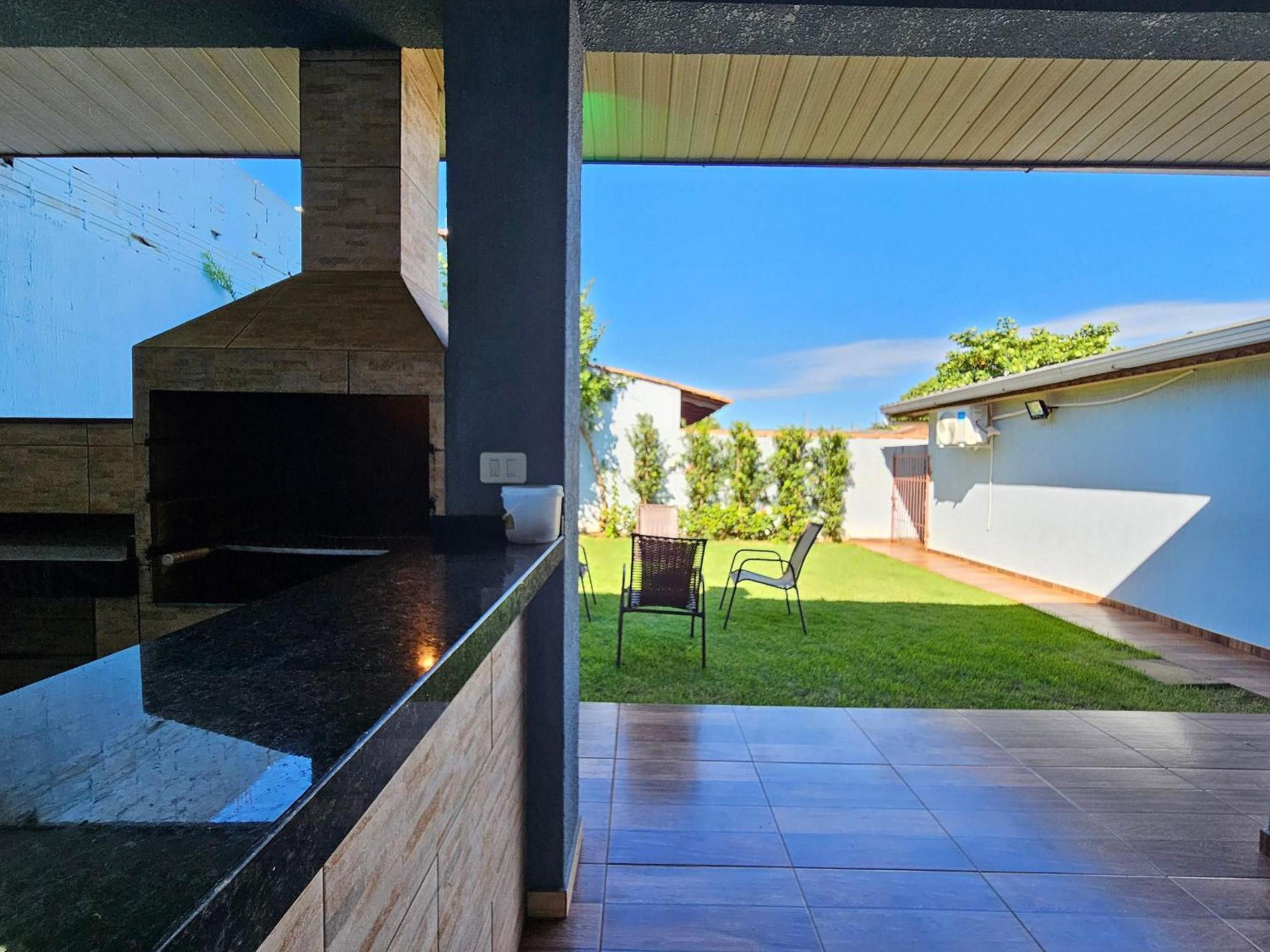 Casa Familiar Espaco Amplo Com Churrasqueira Holiday home