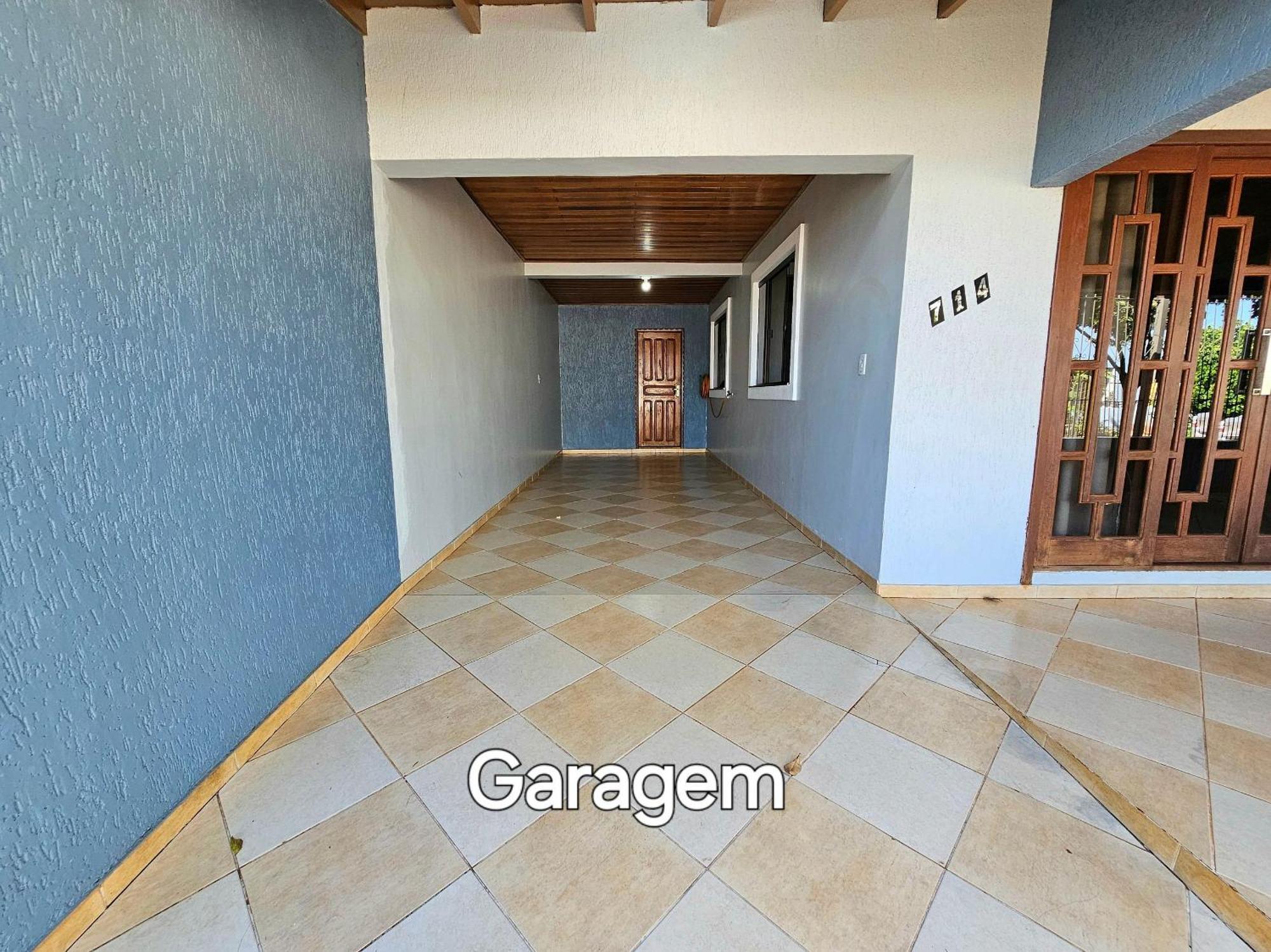 Casa Familiar Espaco Amplo Com Churrasqueira